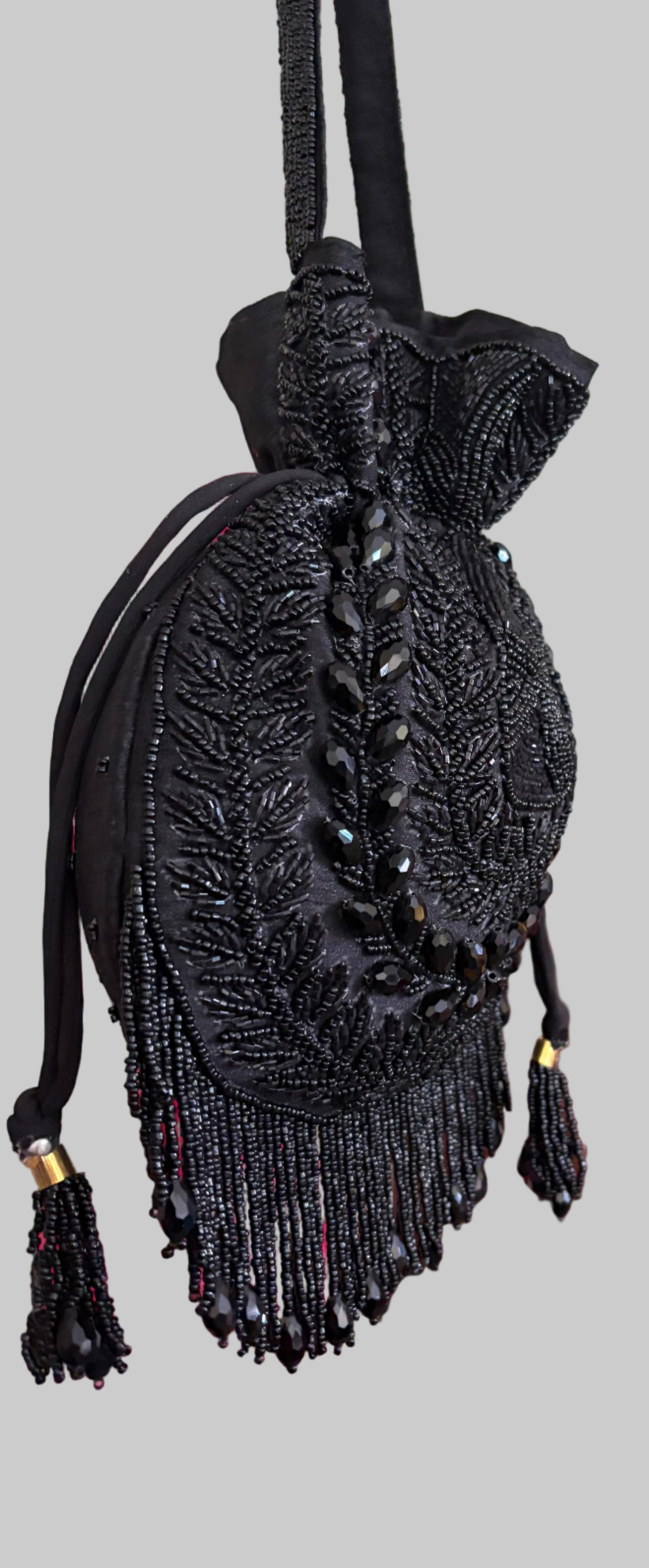 DP111 - Crystal Black Potli