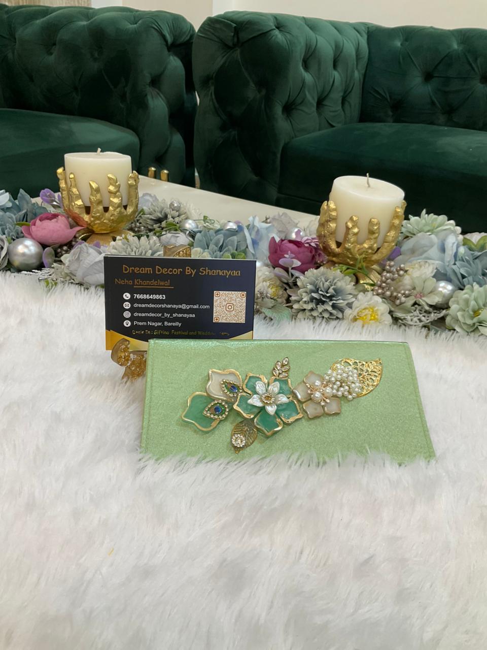 EN107 - Satin Envelopes With Resin Broach