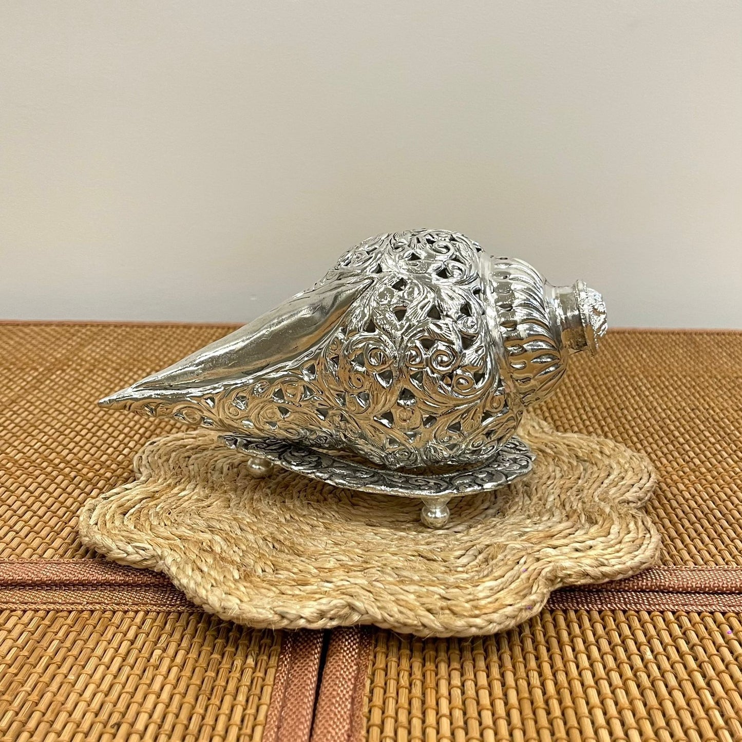 GS 103 - Silver Plated Shankh with Stand