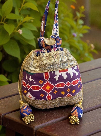 DP122 - Festive Patola Potlis (10x9”)