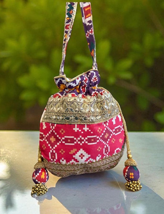 DP122 - Festive Patola Potlis (10x9”)