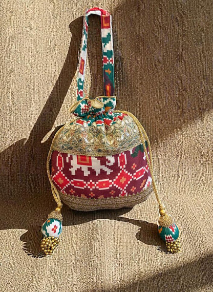 DP122 - Festive Patola Potlis (10x9”)