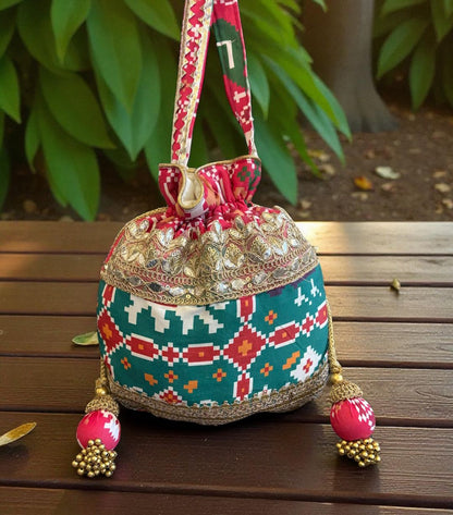 DP122 - Festive Patola Potlis (10x9”)