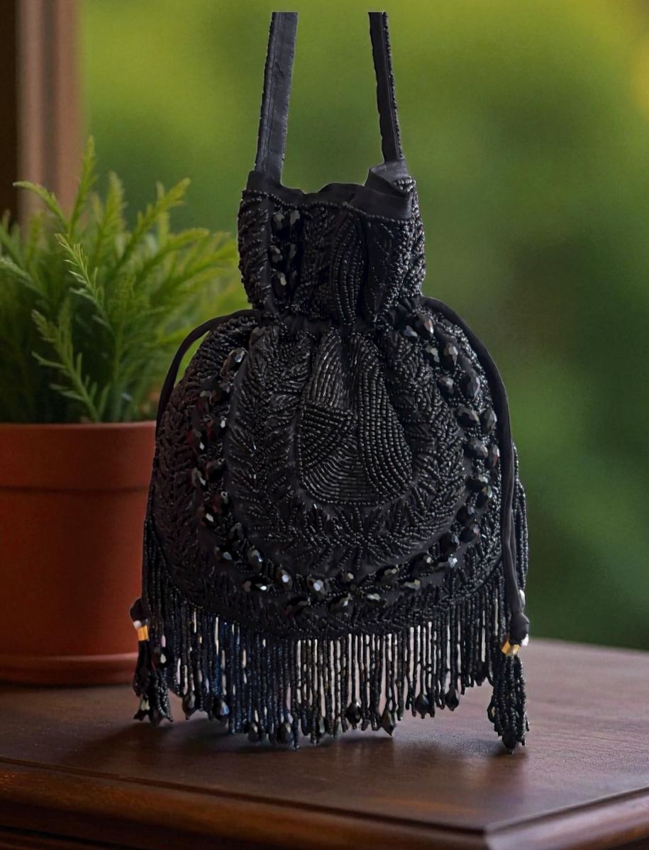 DP111 - Crystal Black Potli