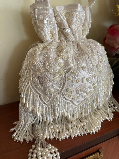 DP110 - Zoya in White – Premium Handcrafted Pearl Potli