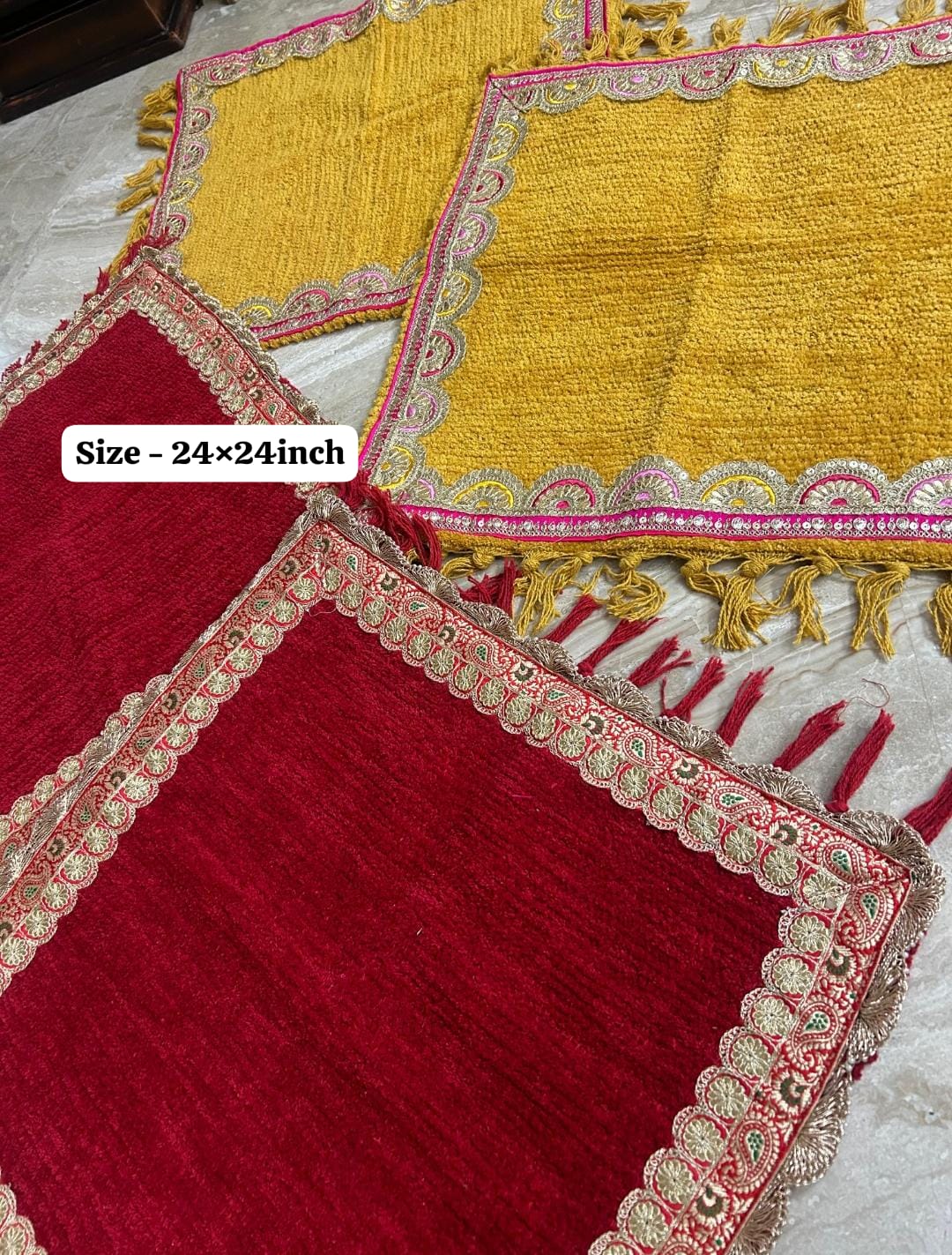 Puja Asan / Runner with Lace
