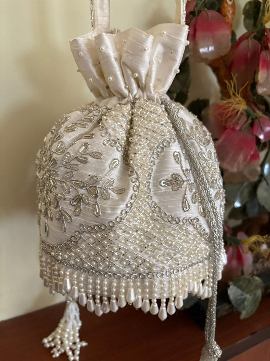 DP103 - Premium Handcrafted Bucket Potli – All Side Work