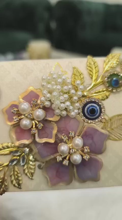 Designer paper envelope with resin broach - Ivory